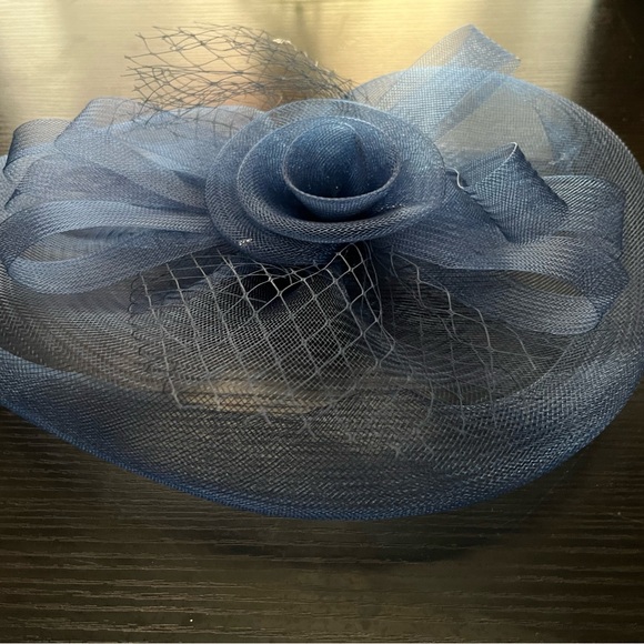Elegant Blue Mesh Fascinator - Picture 4 of 4